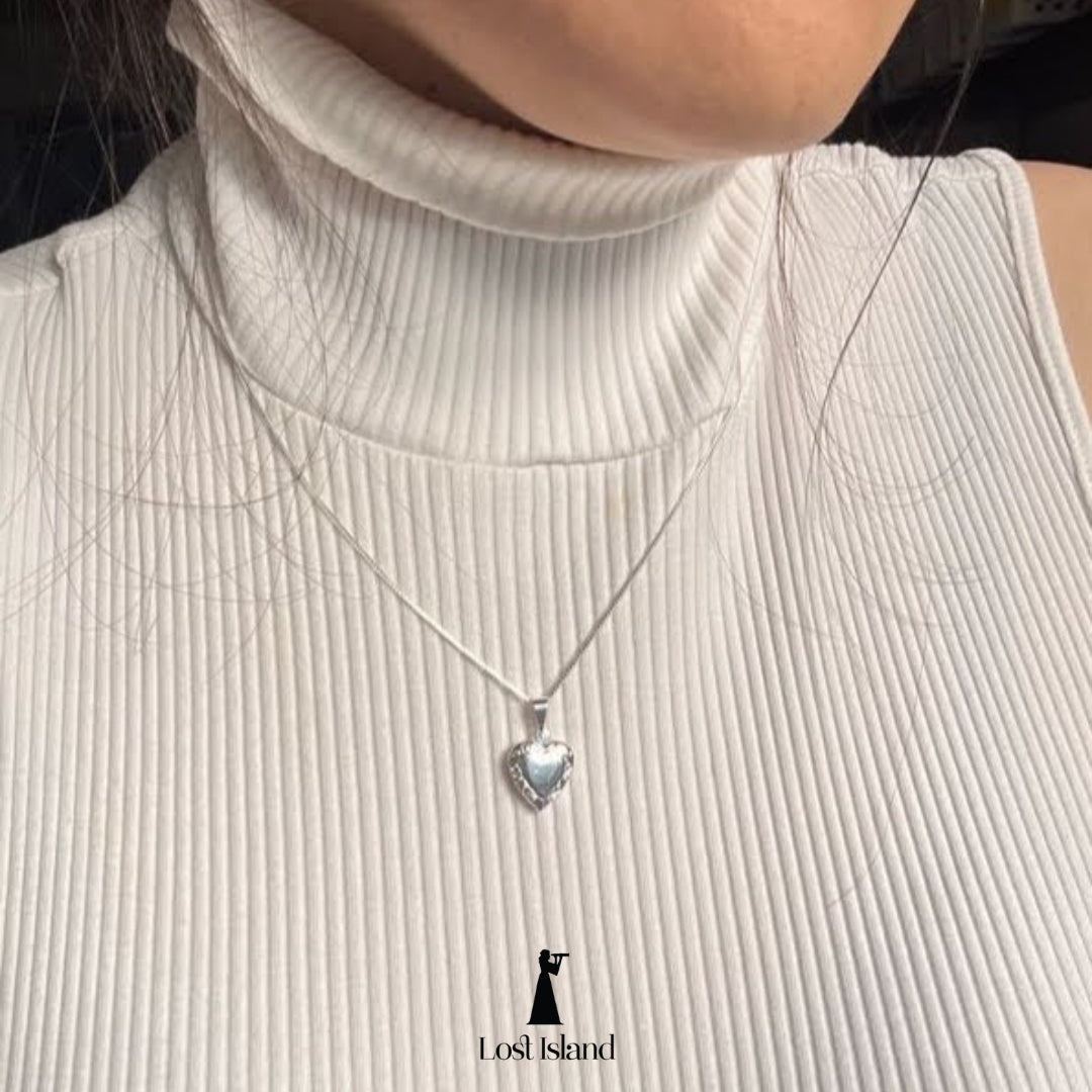 Colar Relicário Coração Banhado a Prata