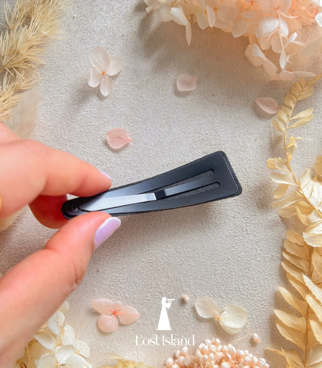 Par de Presilha Tic Tac Preto Dois Corações - Handmade