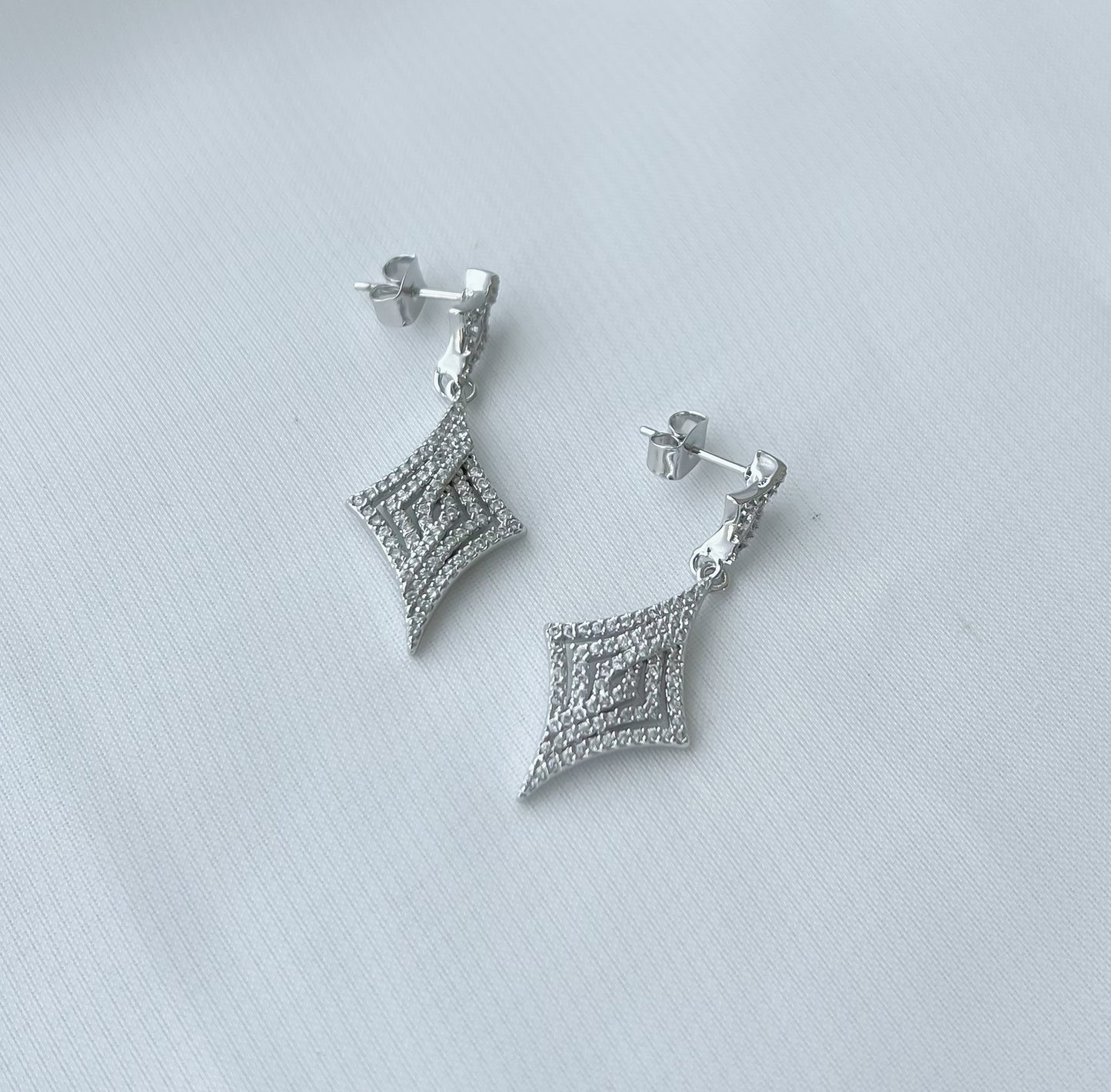 Conjunto Lança Zoe Cravejado de Zircônia Banho Ródio