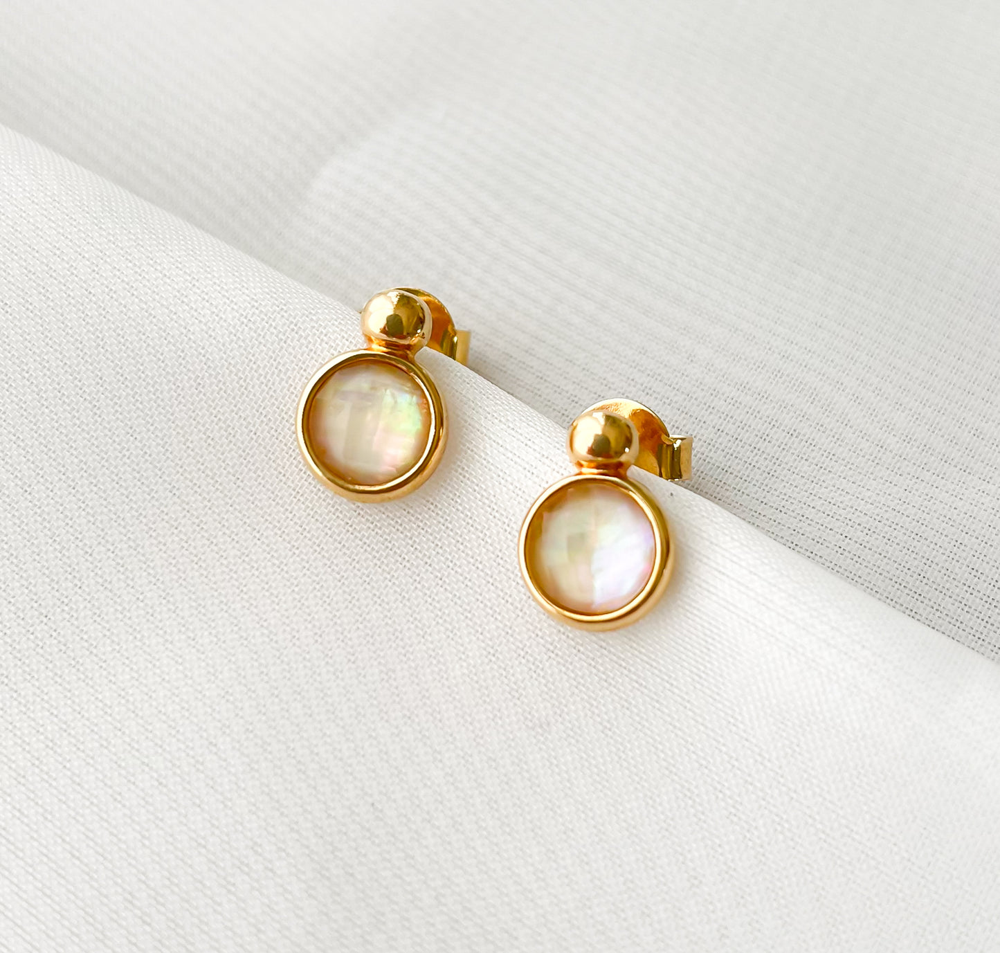 Brinco Mini Nautilus Banhado a Ouro 18k