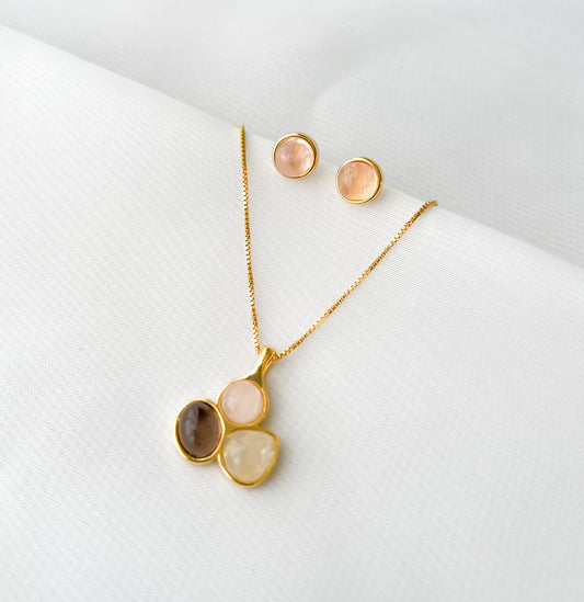Conjunto Trevo Pedra Natural Banhado Ouro 18k