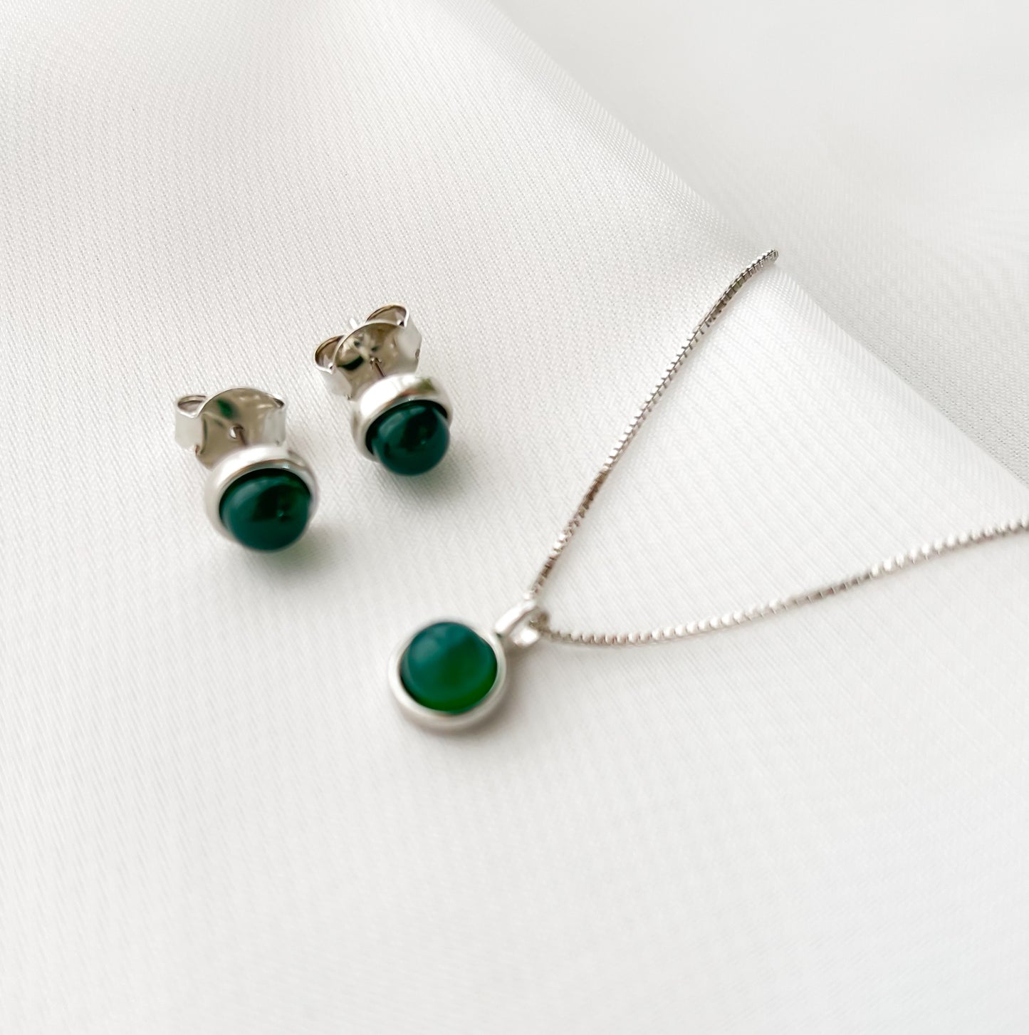 Conjunto Três Pontos Ágata Verde Banho Ródio