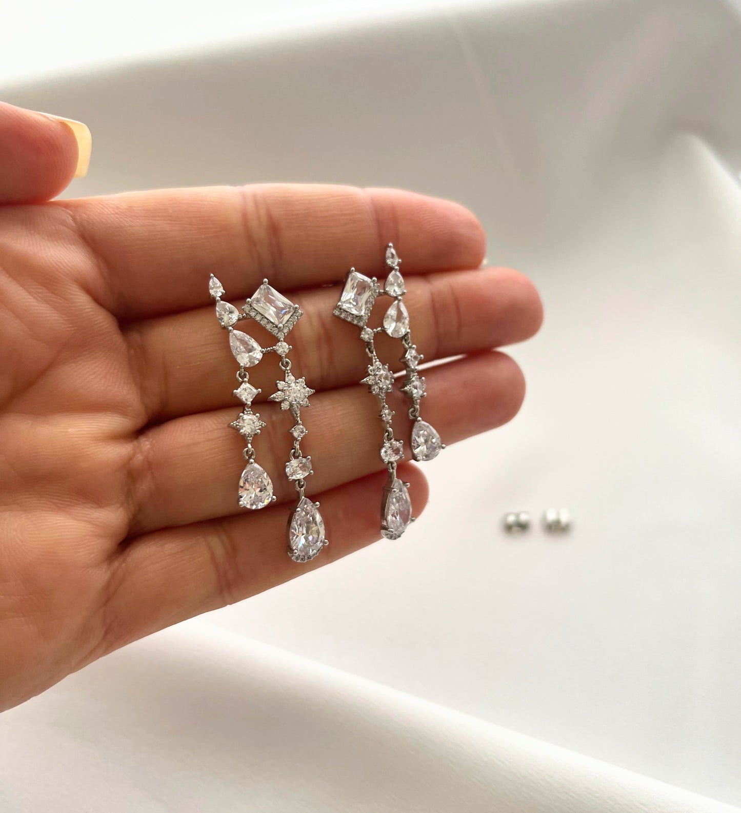 Brinco Poema Luz com Cristais e Zircônia Banho Ródio