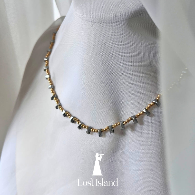 Colar Bolinhas e Hematitas Banho Ouro 18k