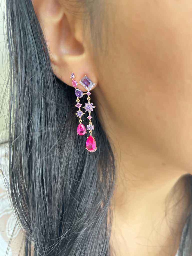 Brinco Condessa com Pontos em Zircônias Rosa e Lilás Banho Ouro 18k