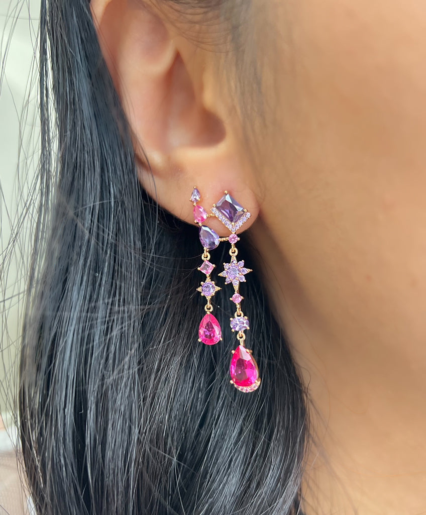 Brinco Condessa com Pontos em Zircônias Rosa e Lilás Banho Ouro 18k