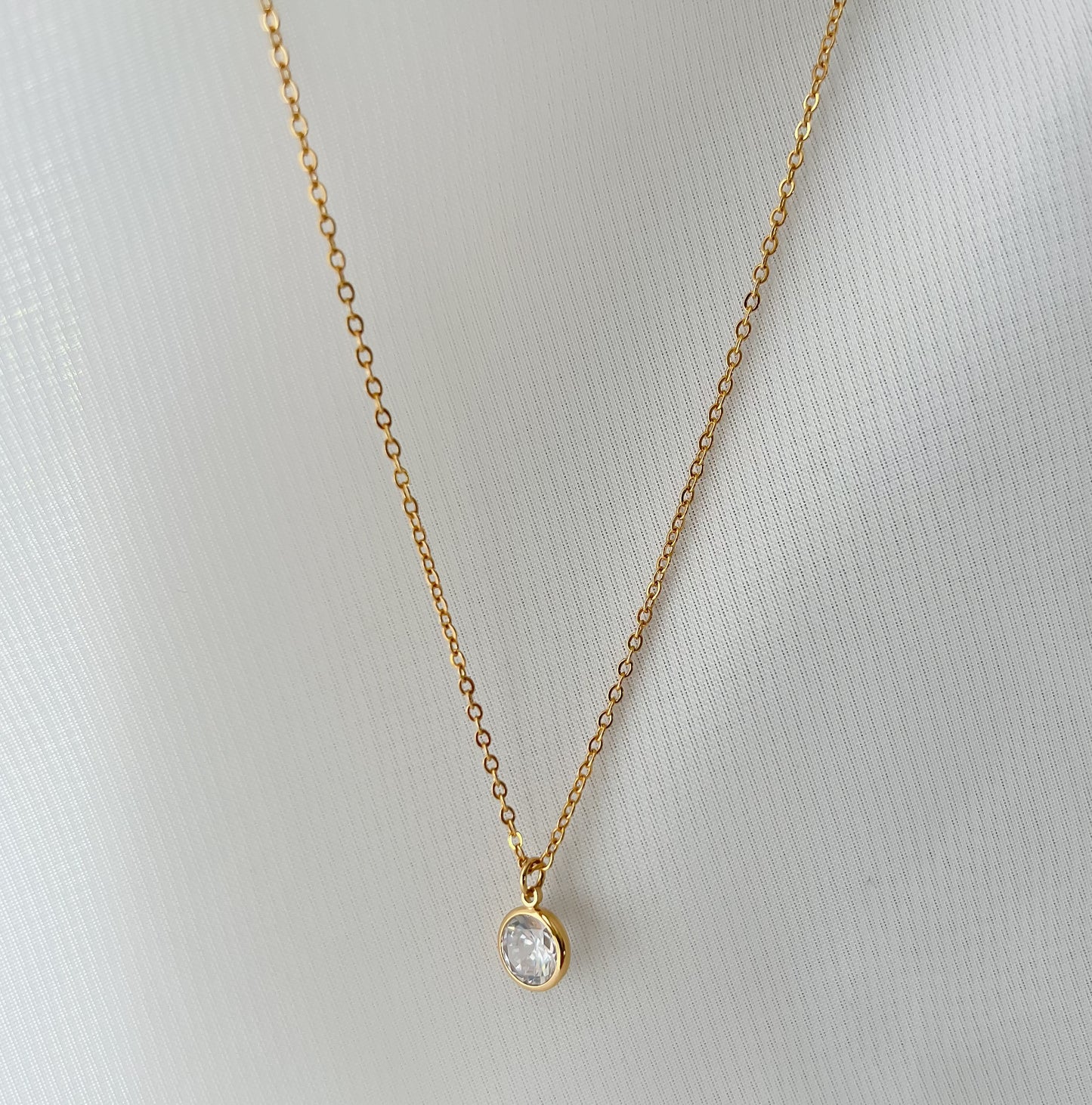 Colar Ponto de Luz Redondo Banho Ouro 18k