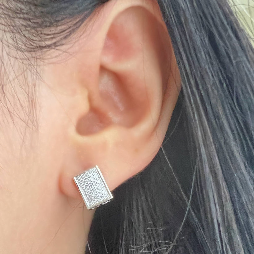 Brinco Alexia Quadrado com micro zircônias Banho Ródio