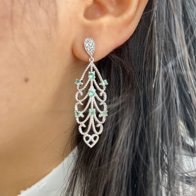Brinco Medieval Luxo com Pontos em Zircônia Verde