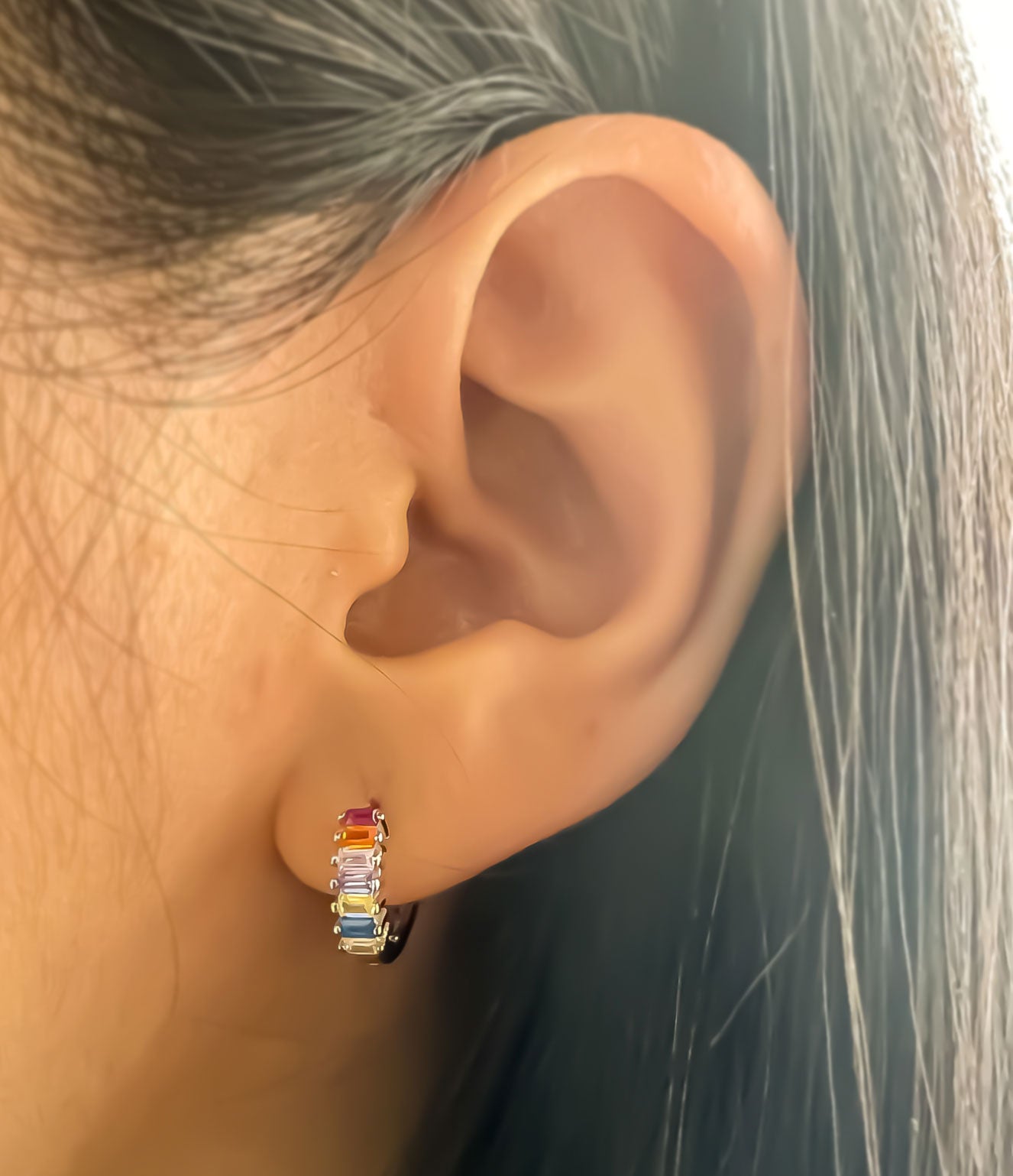 Brinco Prata 925 Mini Argola com Zircônias Coloridas