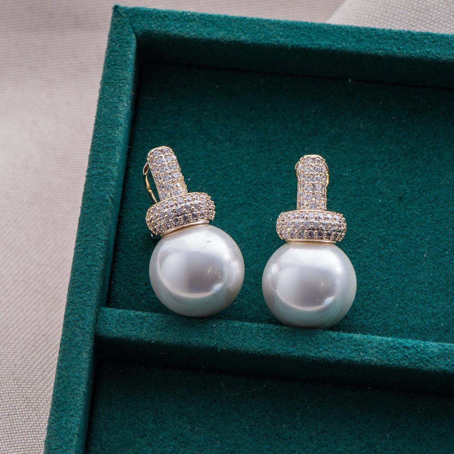 Brinco T Pérola Queen Banho Ouro 18k