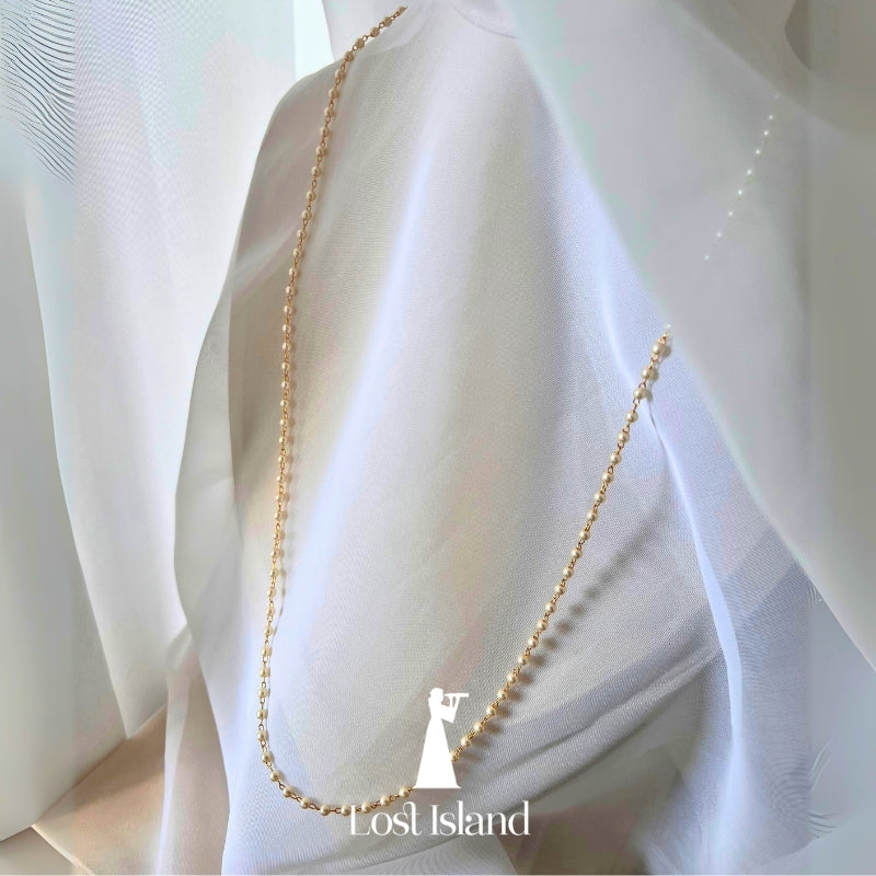 Colar Longo Mini perolas Banho Ouro 18k